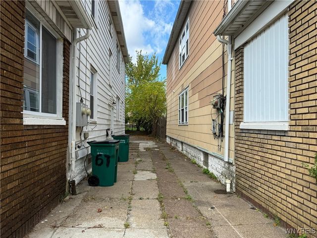 67 Holmes Street, Buffalo, NY 14207