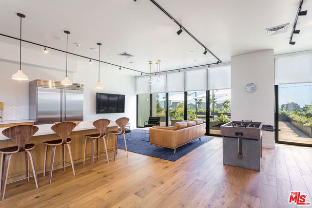 269 S Mariposa Avenue 413, Los Angeles, CA 90004