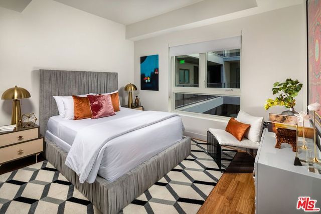 269 S Mariposa Avenue 413, Los Angeles, CA 90004