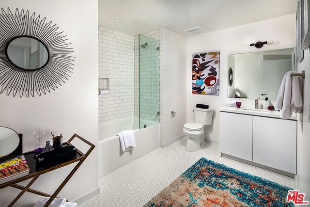 269 S Mariposa Avenue 413, Los Angeles, CA 90004