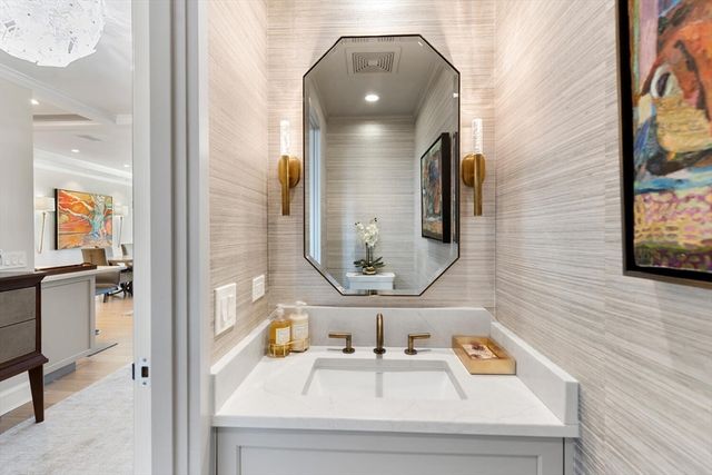 100 Belvidere Street 7A, Boston, MA 02116