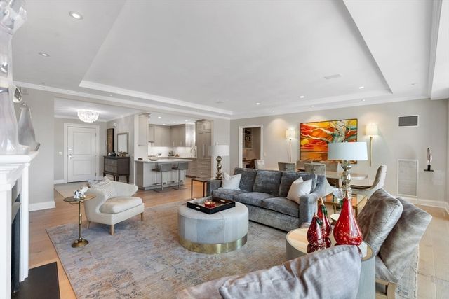 100 Belvidere Street 7A, Boston, MA 02116