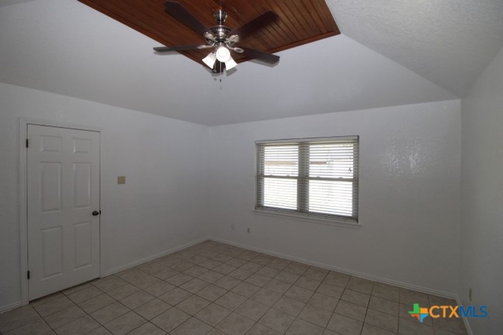 Image 10 of property listing at 210 Paula Street, Copperas Cove, TX 76522