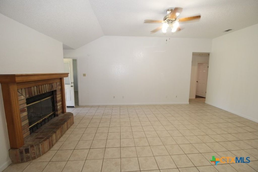 Image 9 of property listing at 210 Paula Street, Copperas Cove, TX 76522