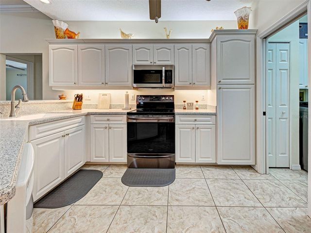 1989 WHITE FEATHER LANE, Nokomis, FL 34275