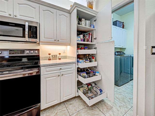 1989 WHITE FEATHER LANE, Nokomis, FL 34275