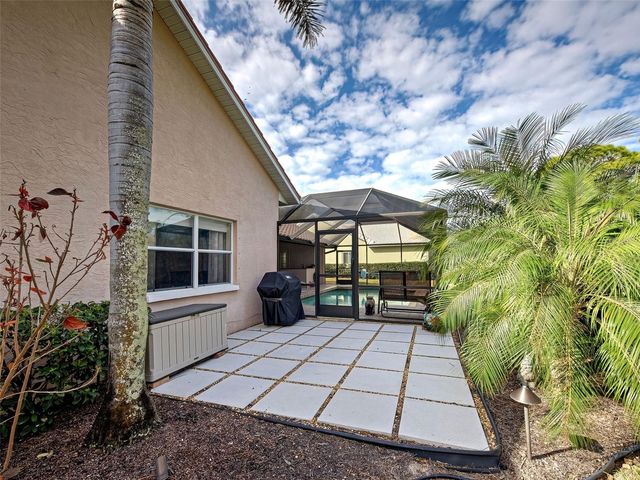 1989 WHITE FEATHER LANE, Nokomis, FL 34275