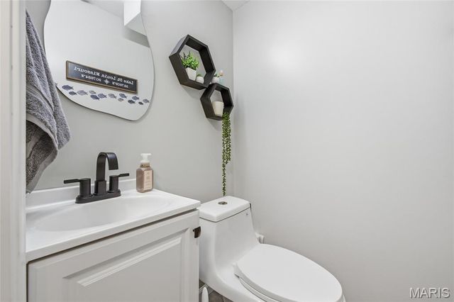 680 Lakewood Drive, Lake St Louis, MO 63367