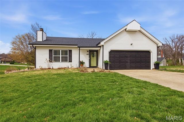 680 Lakewood Drive, Lake St Louis, MO 63367