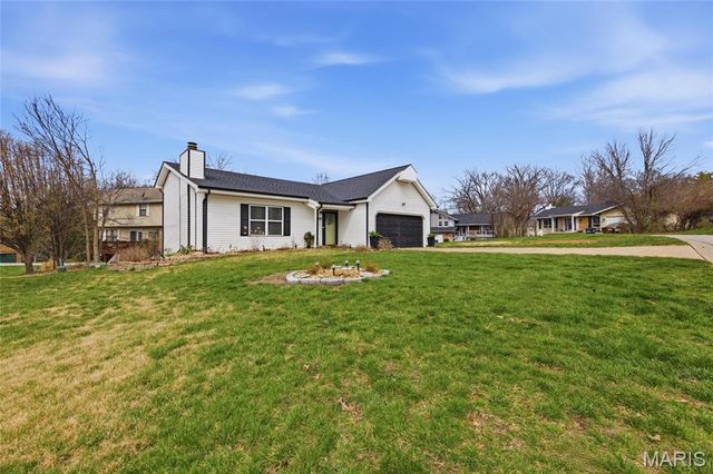 680 Lakewood Drive, Lake St Louis, MO 63367