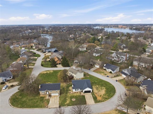 680 Lakewood Drive, Lake St Louis, MO 63367