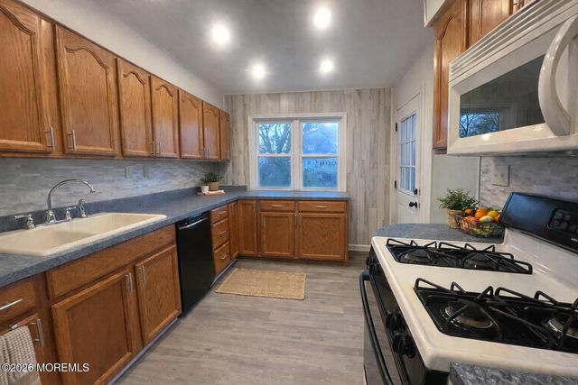 1472 Randolph Street, Toms River, NJ 08753