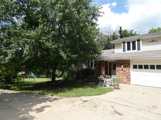 2170 SE Browns Woods Lane, West Des Moines, IA 50265