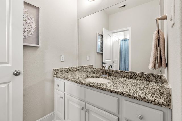 71 W Sawyer Ridge Drive, The Woodlands, TX 77389