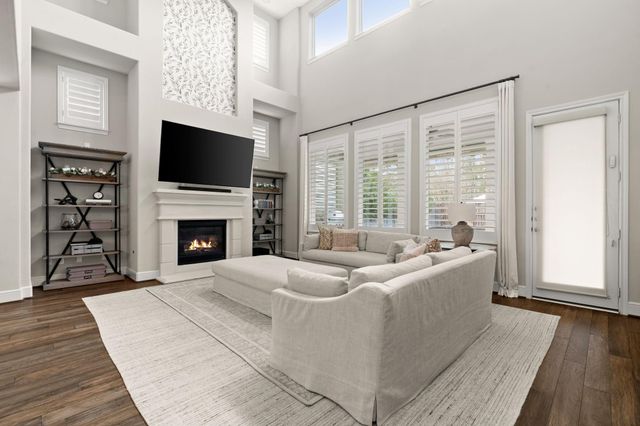 71 W Sawyer Ridge Drive, The Woodlands, TX 77389