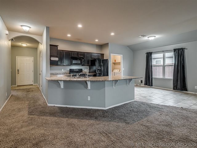 10013 E 107th Street North, Owasso, OK 74055