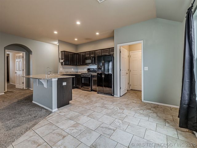 10013 E 107th Street North, Owasso, OK 74055