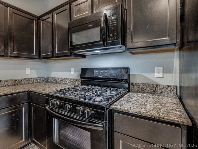 10013 E 107th Street North, Owasso, OK 74055