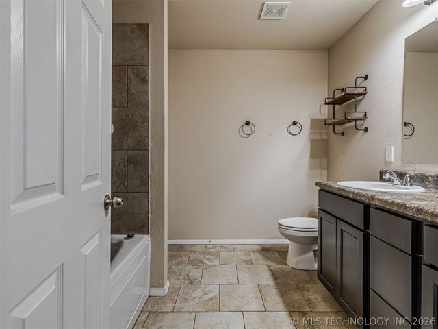 10013 E 107th Street North, Owasso, OK 74055