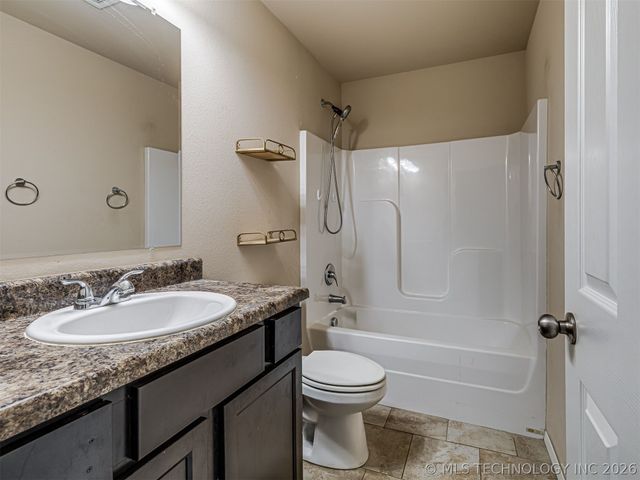 10013 E 107th Street North, Owasso, OK 74055