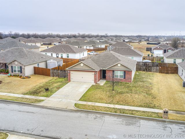 10013 E 107th Street North, Owasso, OK 74055