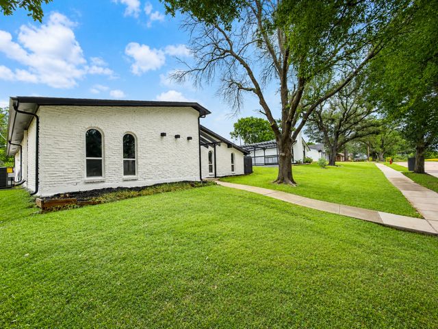 3406 Country Club Drive, Grand Prairie, TX 75052