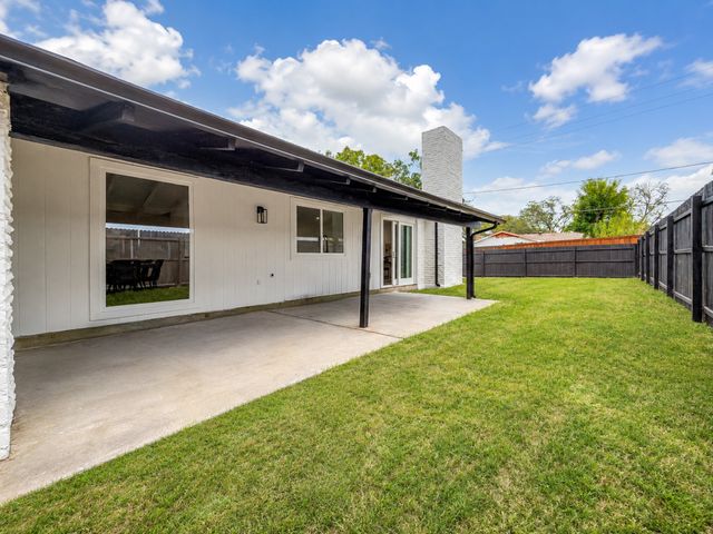3406 Country Club Drive, Grand Prairie, TX 75052
