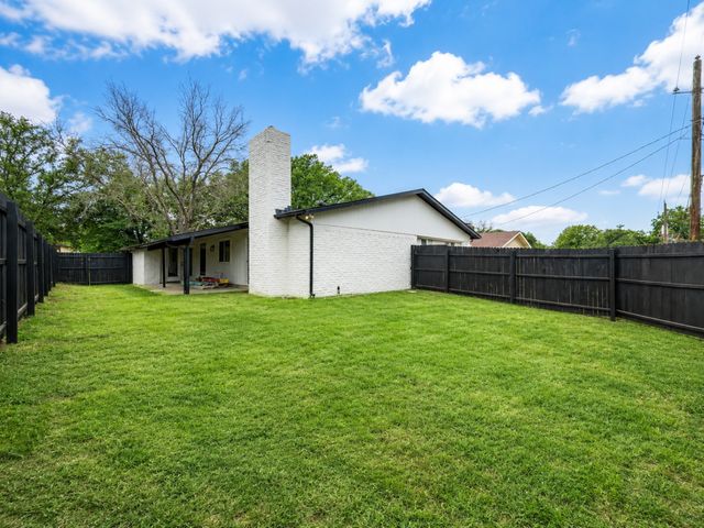 3406 Country Club Drive, Grand Prairie, TX 75052
