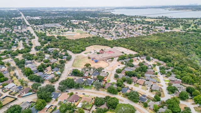 3406 Country Club Drive, Grand Prairie, TX 75052