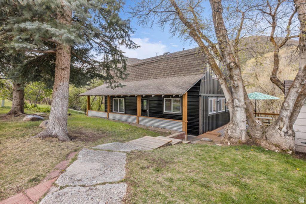 Image 1 of property listing at 4265 S TAMMY LN, Daniel, UT 84032
