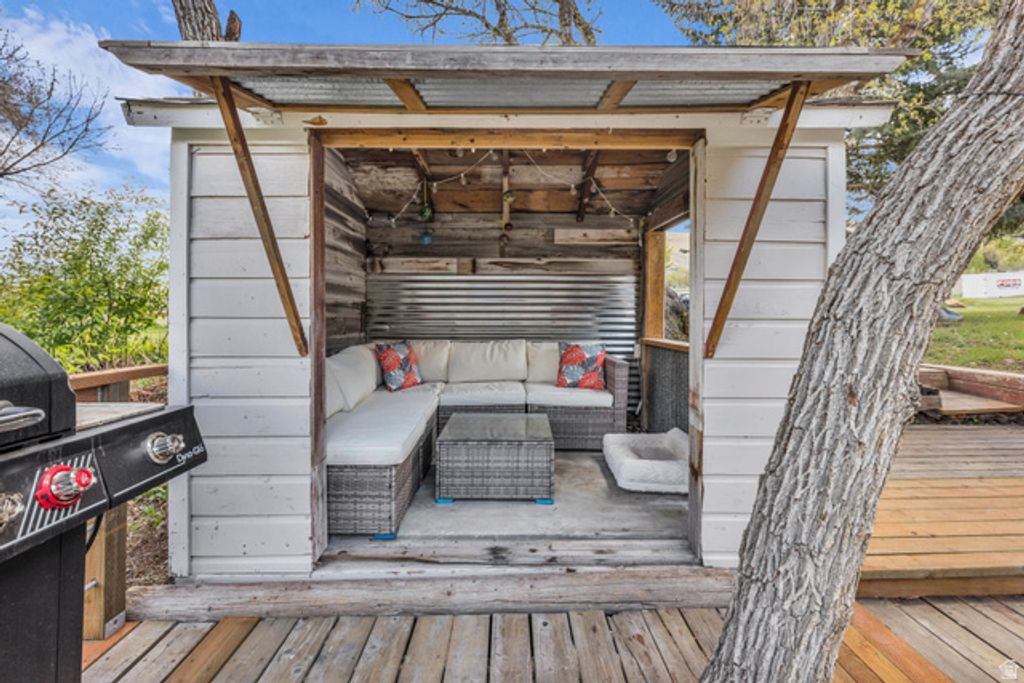 Image 31 of property listing at 4265 S TAMMY LN, Daniel, UT 84032