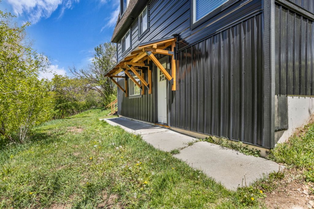 Image 33 of property listing at 4265 S TAMMY LN, Daniel, UT 84032
