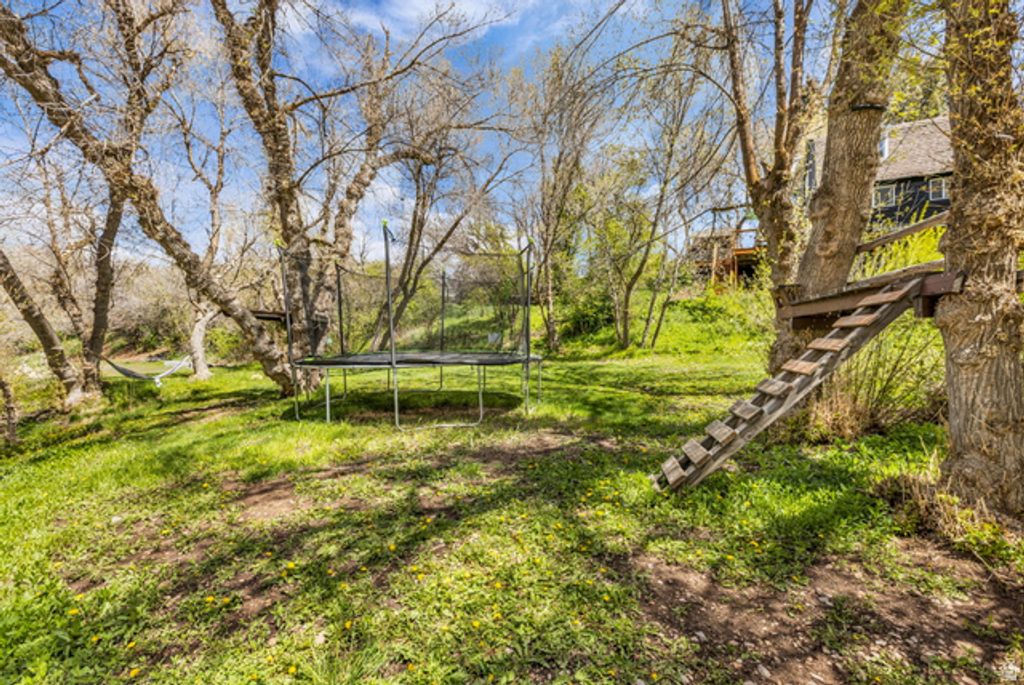 Image 35 of property listing at 4265 S TAMMY LN, Daniel, UT 84032