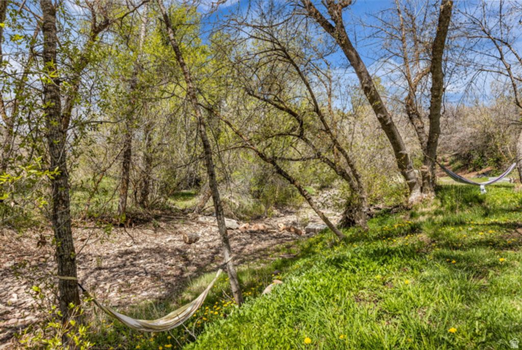 Image 36 of property listing at 4265 S TAMMY LN, Daniel, UT 84032