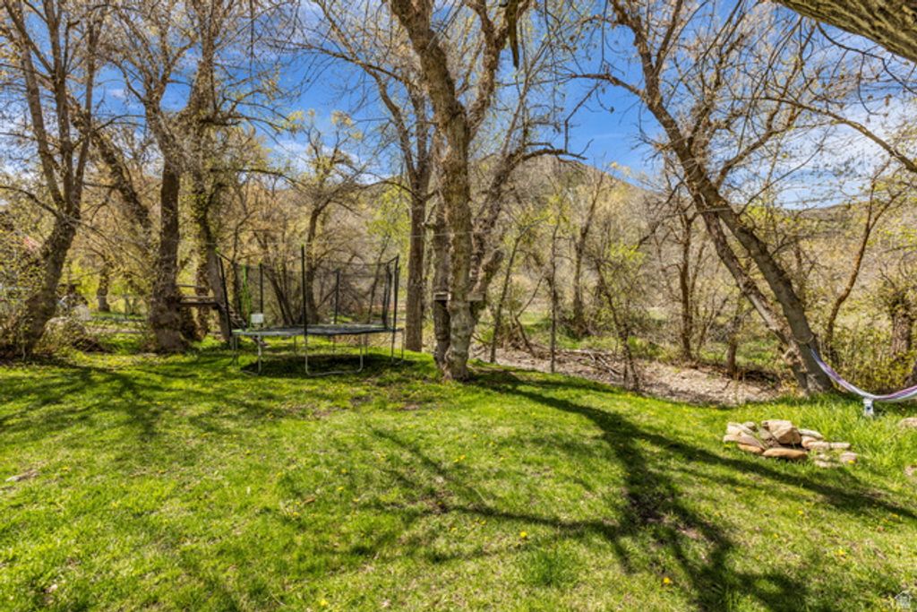 Image 37 of property listing at 4265 S TAMMY LN, Daniel, UT 84032