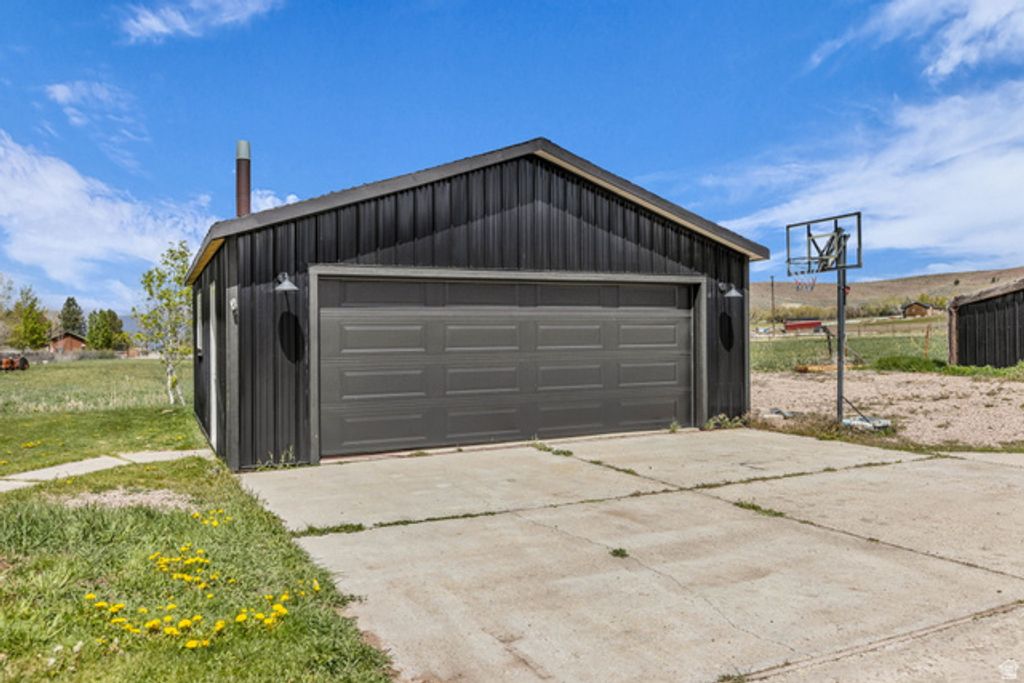 Image 41 of property listing at 4265 S TAMMY LN, Daniel, UT 84032
