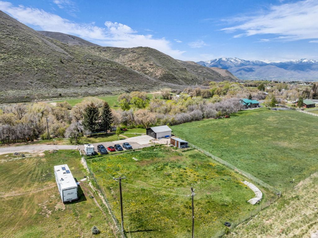 Image 42 of property listing at 4265 S TAMMY LN, Daniel, UT 84032
