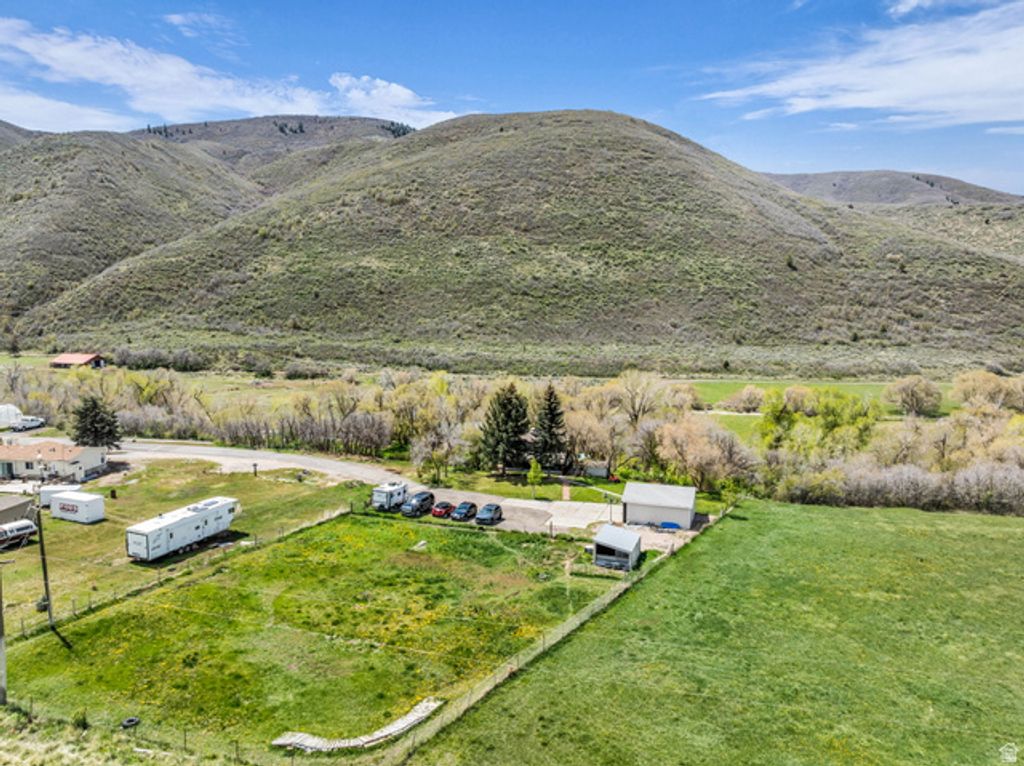 Image 43 of property listing at 4265 S TAMMY LN, Daniel, UT 84032