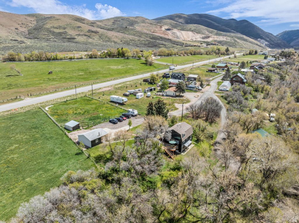 Image 45 of property listing at 4265 S TAMMY LN, Daniel, UT 84032