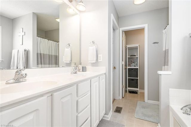 3085 Creighton Lane, Winston-salem, NC 27127