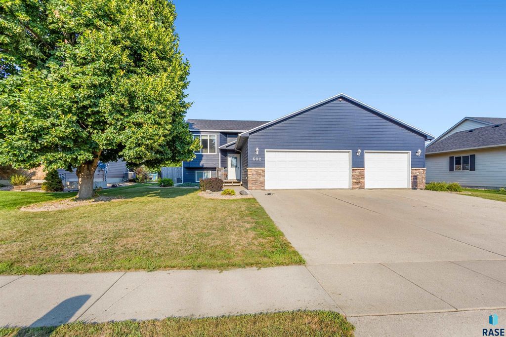 602 Eagle Ave Avenue, Harrisburg, SD 57032