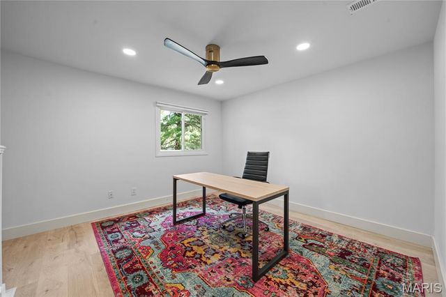 1221 Warson Pines Drive, St Louis, MO 63132