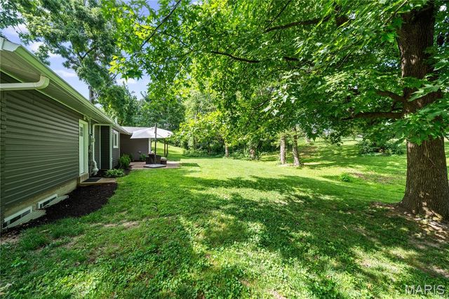 1221 Warson Pines Drive, St Louis, MO 63132