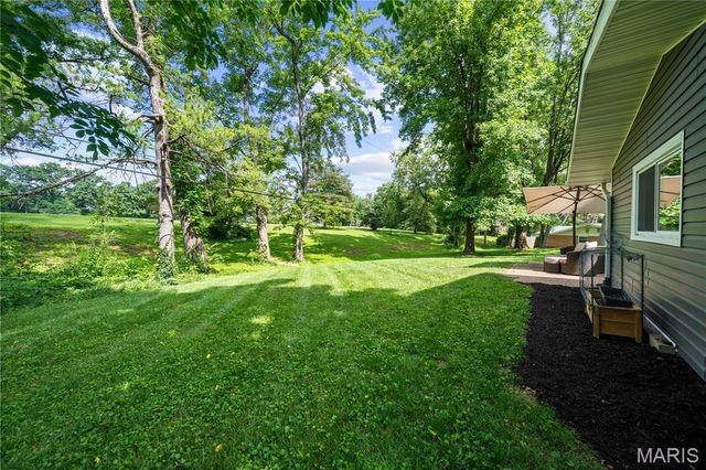 1221 Warson Pines Drive, St Louis, MO 63132