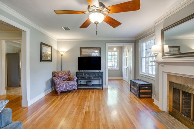 2027 Glenco Terrace, Fort Worth, TX 76110