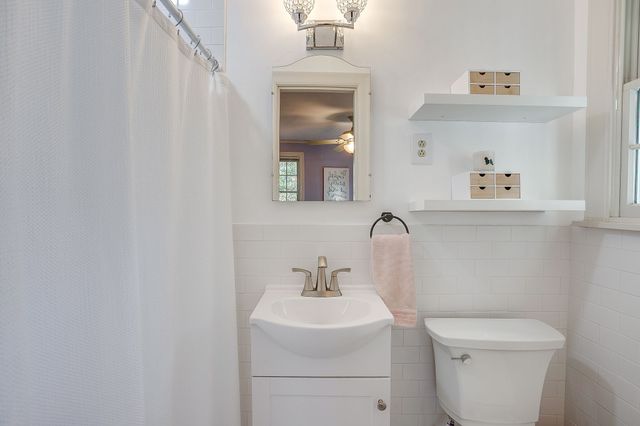 2027 Glenco Terrace, Fort Worth, TX 76110