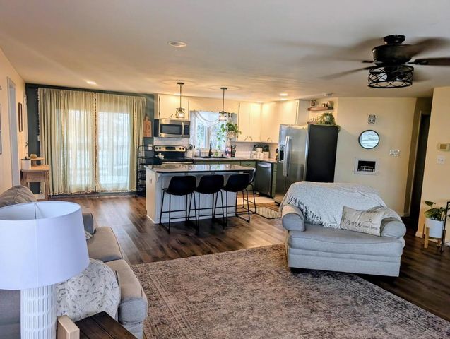 328 E MAIN STREET, Hilbert, WI 54129