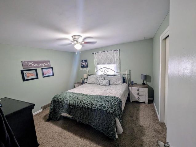 328 E MAIN STREET, Hilbert, WI 54129