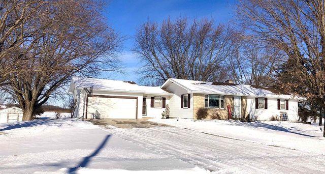 328 E MAIN STREET, Hilbert, WI 54129