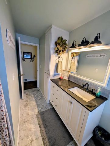 328 E MAIN STREET, Hilbert, WI 54129